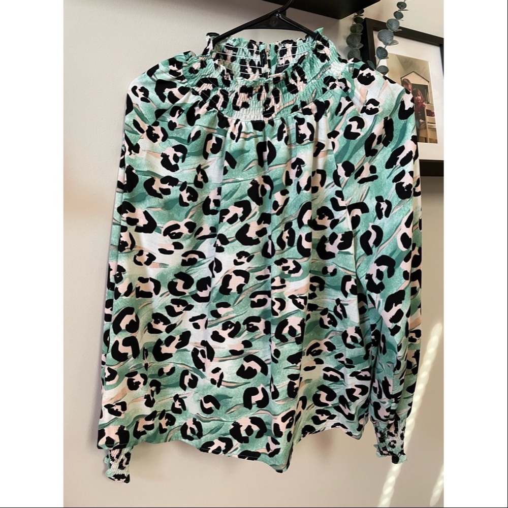 Nine West top